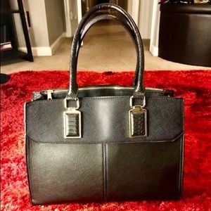 ✨NWOT **Chic black leather handbag ✨